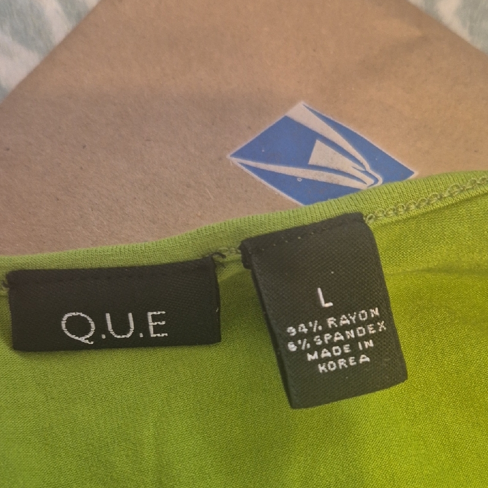 Scoop Neck Short Sleeve Tee - Green - Picture 4 of 4
